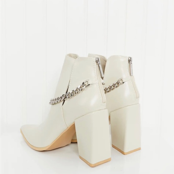 👢 like new pointed bootie 👢 - Picture 2 of 5